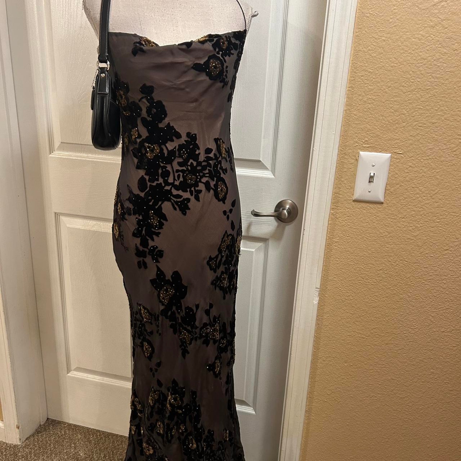 Laundry By Shelli Segal Black Rayon And Silk Beaded Maxi Dress. Size 8
